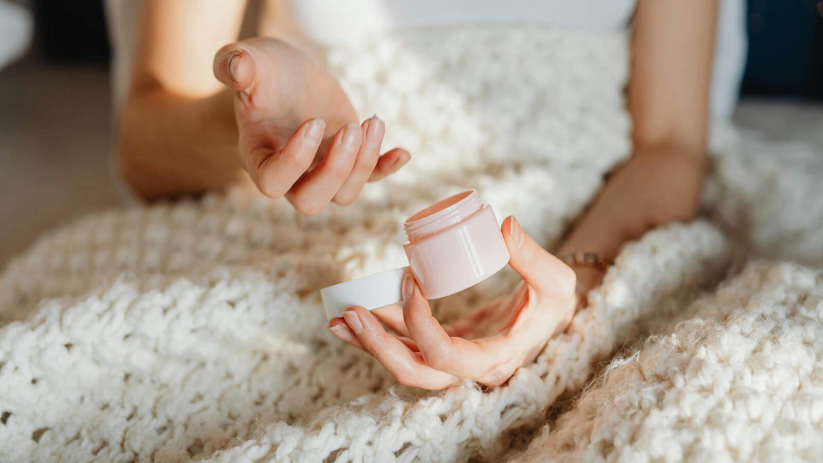 The Glow List: Moisturizers That Hold Up Against Cold Air and Indoor Heat