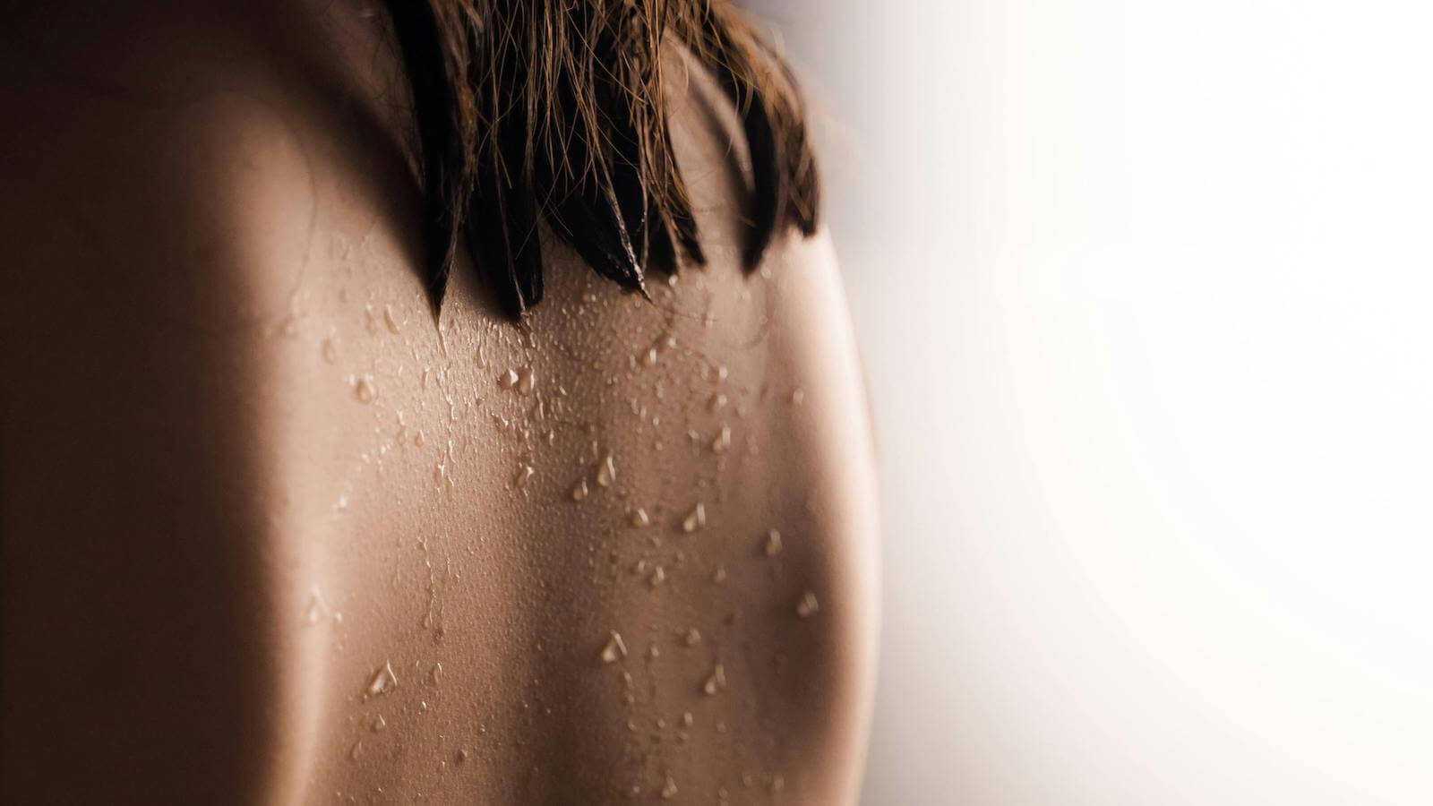 What Water-Based Skincare Actually Does for Dehydrated Skin (& Why Cream Alone Isn’t Enough)