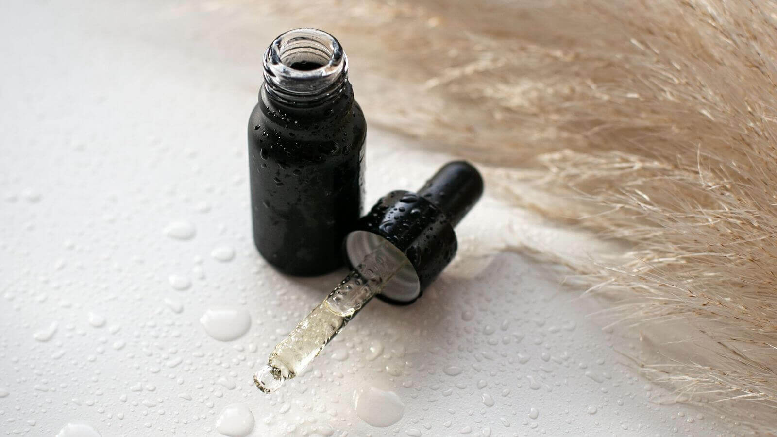 The Glow List: Best Glow-Boosting Face Oils That Don’t Feel Heavy