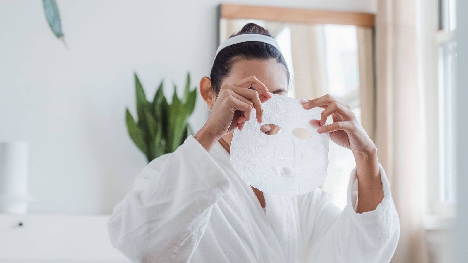 How to Build a Nighttime Skincare Routine for Overnight Repair and Renewal