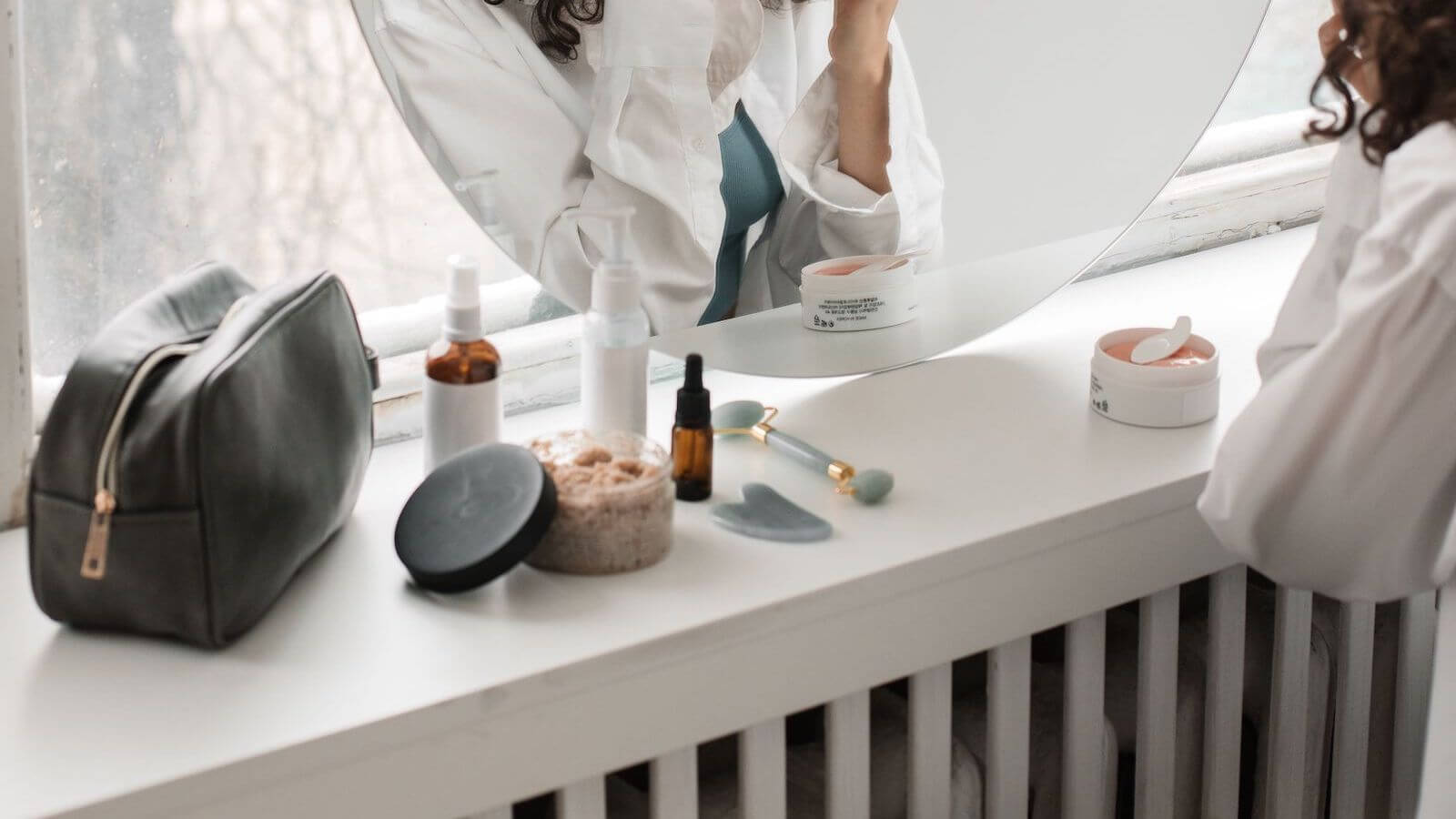 How to Layer Skincare Products: Why Order Matters for Naturally Radiant Skin